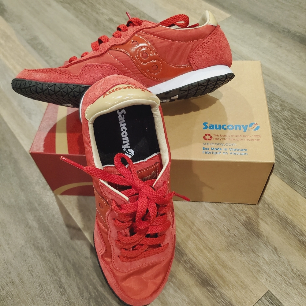 Saucony Women's Bullet Running Sneaker Red/Tan 6.5